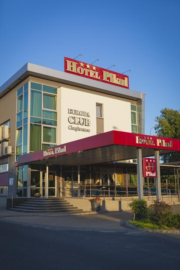 Hotel Pikul Пулави Екстер'єр фото