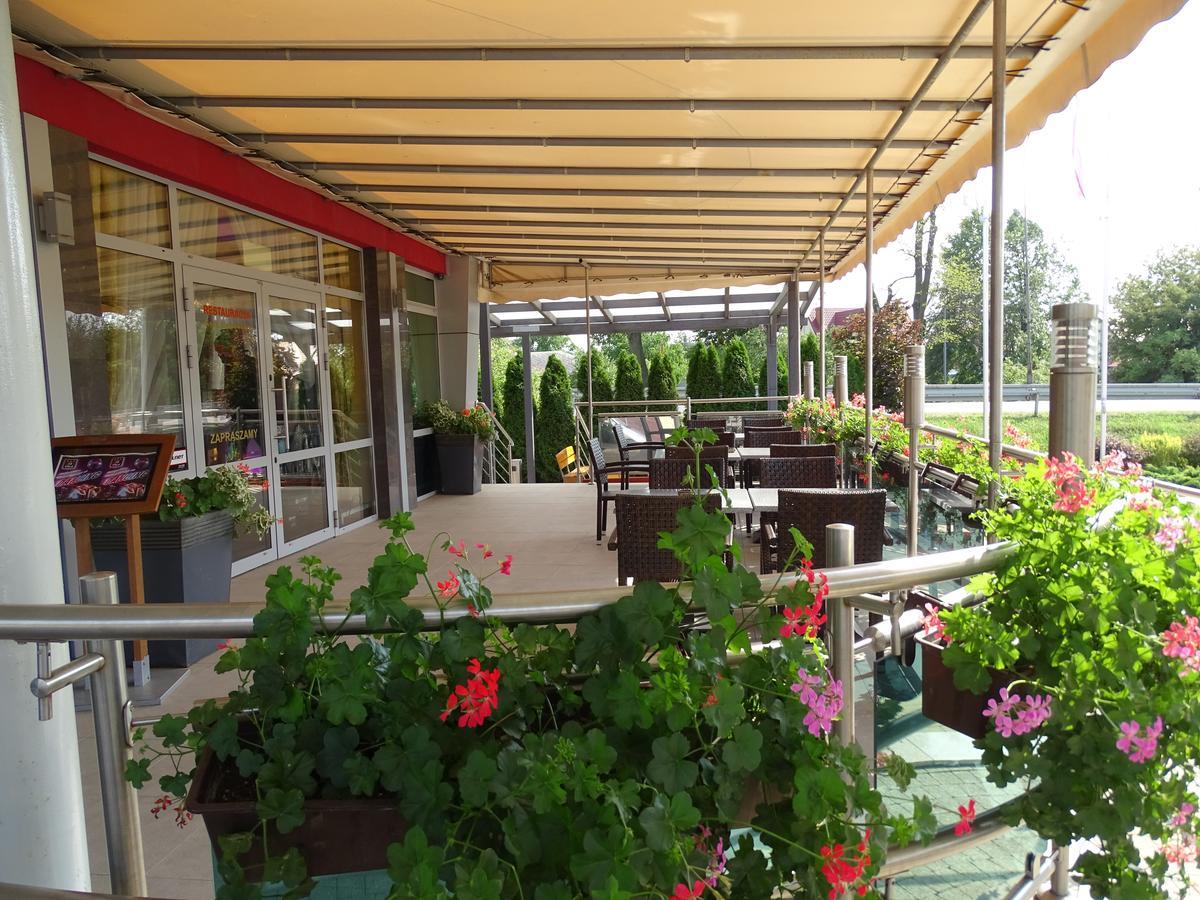Hotel Pikul Пулави Екстер'єр фото