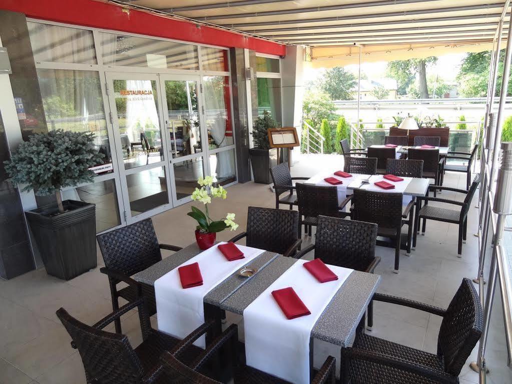 Hotel Pikul Пулави Екстер'єр фото